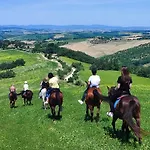 Podere Rinascidentro 4*