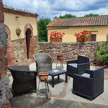 Podere Rinascidentro 4*