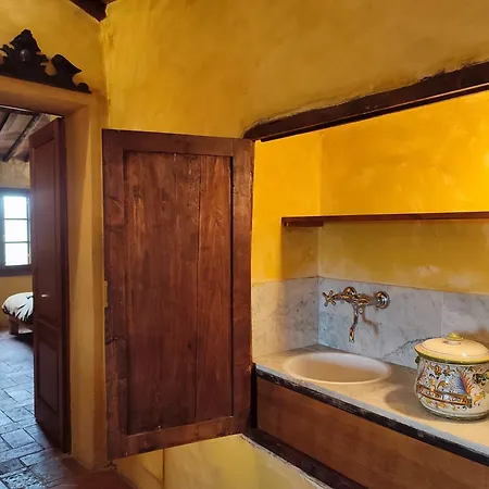 Podere Rinascidentro Bed & Breakfast