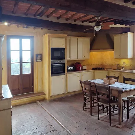 Bed & Breakfast Podere Rinascidentro 3*